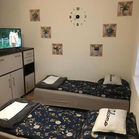 Kris Apartment Kajetany ภายนอก รูปภาพ
